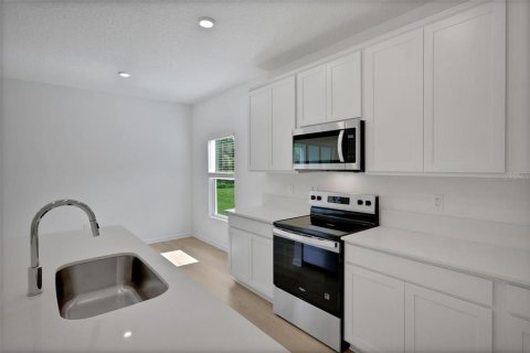 House in Green Cove Springs, Florida 5 bedrooms, 237.27 sq.m. № 2400157 - photo 17