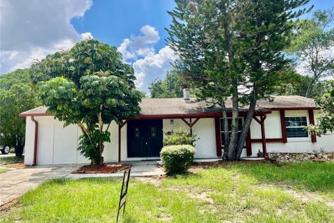 House in Casselberry, Florida 4 bedrooms, 132.85 sq.m. № 2157238 - photo 3