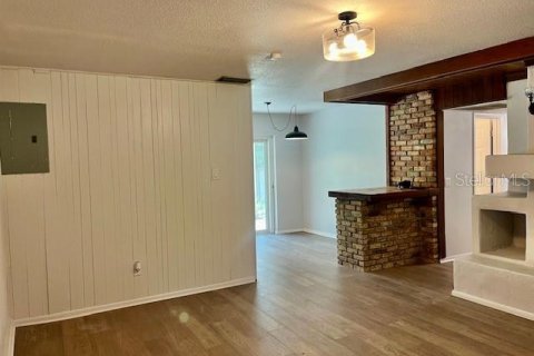 House in Casselberry, Florida 4 bedrooms, 132.85 sq.m. № 2157238 - photo 24