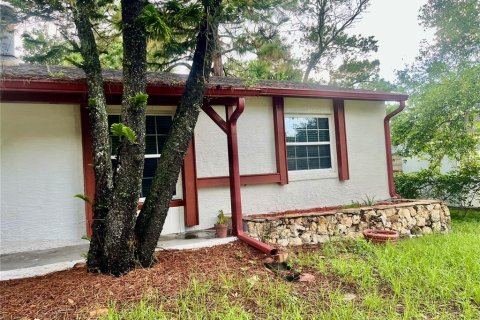 House in Casselberry, Florida 4 bedrooms, 132.85 sq.m. № 2157238 - photo 2