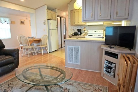 Apartment in Jensen Beach, Florida 1 bedroom, 45.99 sq.m. № 2179549 - photo 2