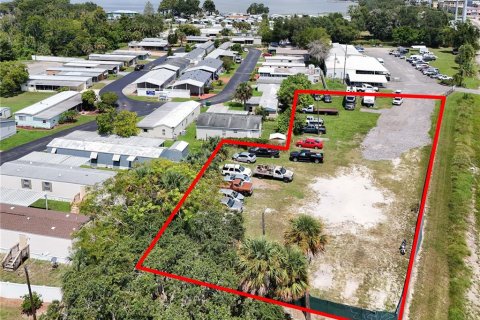 Купить коммерческую недвижимость в Юстис, Флорида № 1918932 - фото 1