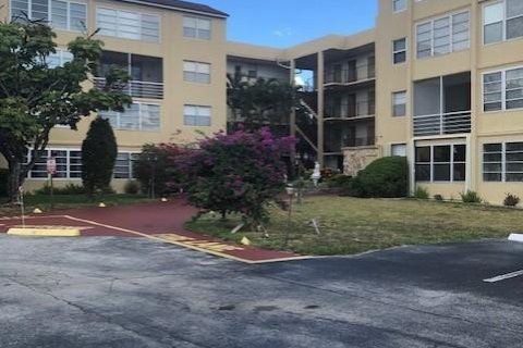 Condo à Lauderdale Lakes, Floride, 2 chambres  № 2241384
