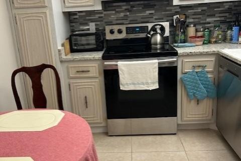 Copropriété à louer à Lauderdale Lakes, Floride: 2 chambres, 80.36 m2 № 2241384 - photo 8