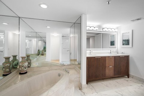 Condo in Palm Beach, Florida, 2 bedrooms  № 2251002 - photo 10