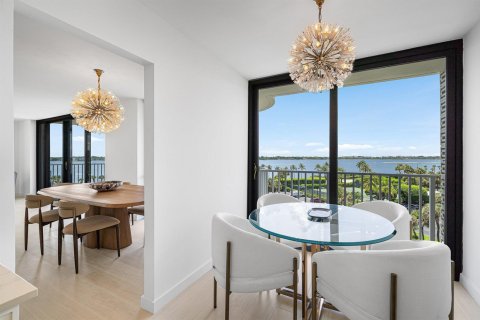 Condo in Palm Beach, Florida, 2 bedrooms  № 2251002 - photo 4