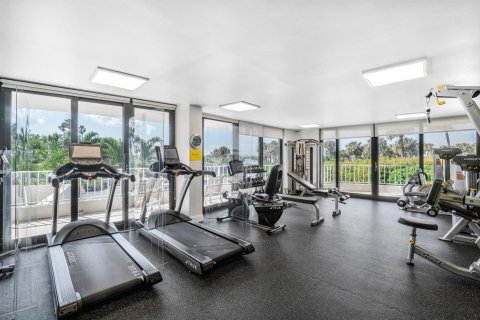 Condo in Palm Beach, Florida, 2 bedrooms  № 2251002 - photo 19