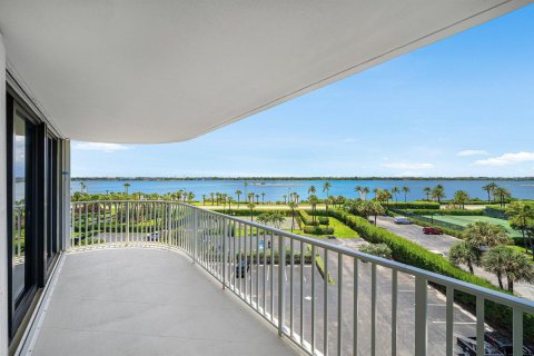 Condo in Palm Beach, Florida, 2 bedrooms  № 2251002 - photo 15