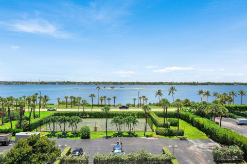 Condo in Palm Beach, Florida, 2 bedrooms  № 2251002 - photo 16
