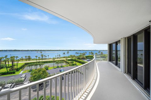 Condo in Palm Beach, Florida, 2 bedrooms  № 2251002 - photo 17