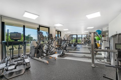 Condo in Palm Beach, Florida, 2 bedrooms  № 2251002 - photo 20
