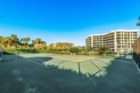 Condo in Palm Beach, Florida, 2 bedrooms  № 2251002 - photo 24