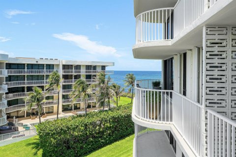 Condo in Palm Beach, Florida, 2 bedrooms  № 2251002 - photo 14