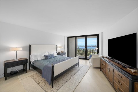 Condo in Palm Beach, Florida, 2 bedrooms  № 2251002 - photo 11