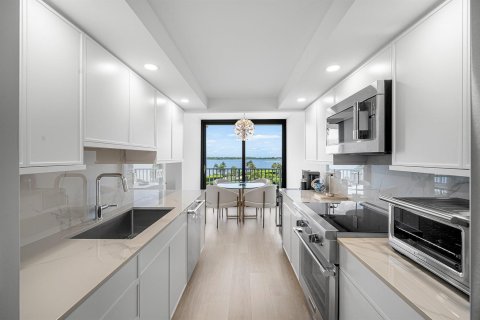 Condo in Palm Beach, Florida, 2 bedrooms  № 2251002 - photo 6