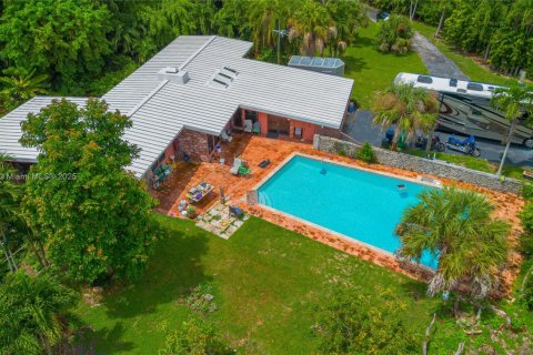 Terreno en venta en Pinecrest, Florida № 1818442 - foto 3