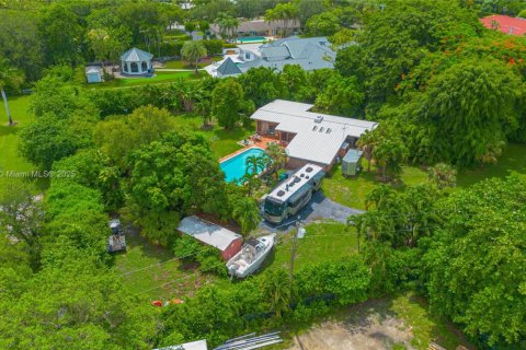 Terreno en venta en Pinecrest, Florida № 1818442 - foto 14