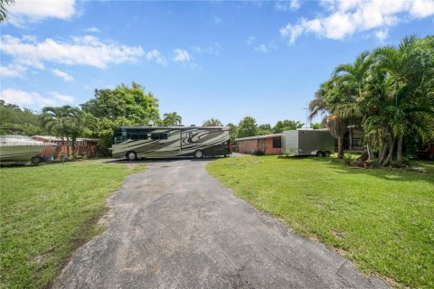 Terreno en venta en Pinecrest, Florida № 1818442 - foto 20