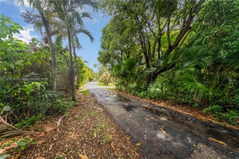Terreno en venta en Pinecrest, Florida № 1818442 - foto 18