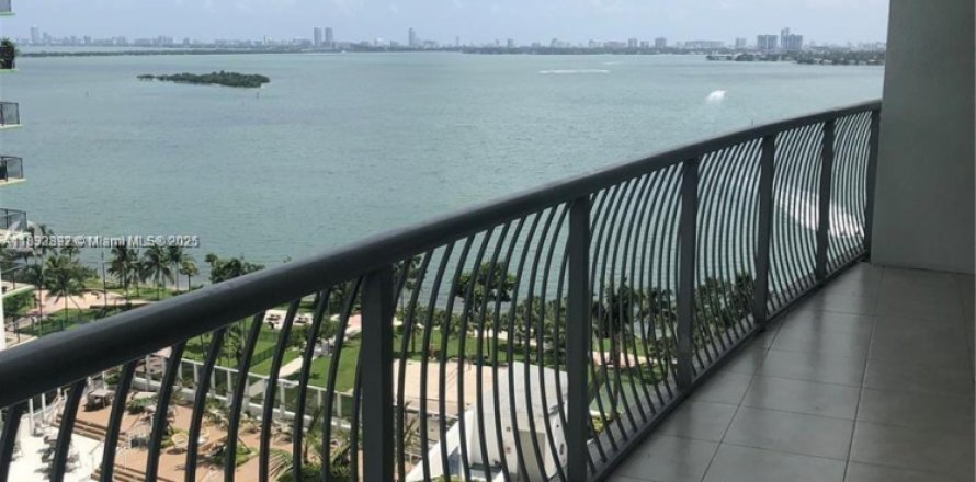 Condominio en Miami, Florida, 1 dormitorio № 1936844