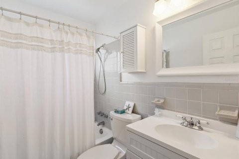 House in Clearwater, Florida 3 bedrooms, 126.16 sq.m. № 1640403 - photo 16