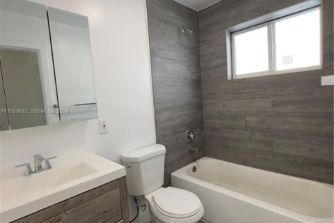 Casa en alquiler en Miami, Florida, 1 dormitorio № 2076889 - foto 7