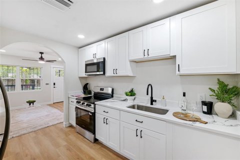 Casa en venta en Tampa, Florida, 2 dormitorios, 57.97 m2 № 1815360 - foto 6