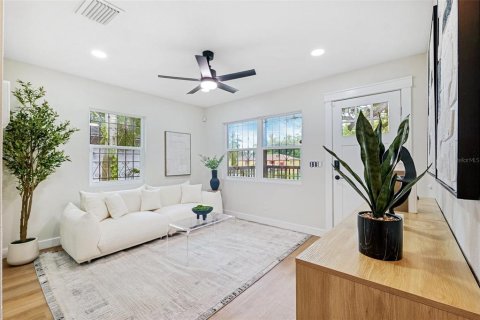 Casa en venta en Tampa, Florida, 2 dormitorios, 57.97 m2 № 1815360 - foto 3