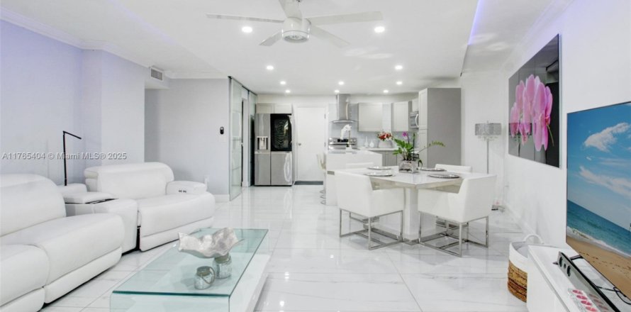 Condo in Miami, Florida, 2 bedrooms  № 1715788