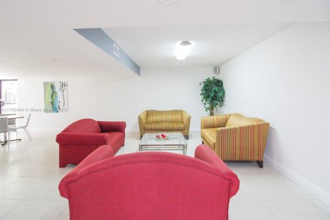 Condo in Miami, Florida, 2 bedrooms  № 1715788 - photo 19