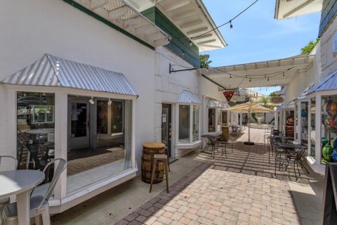 Propiedad comercial en alquiler en Mount Dora, Florida, 173.45 m2 № 1285429 - foto 6