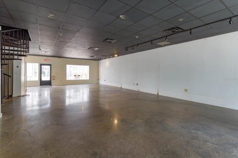 Propiedad comercial en alquiler en Mount Dora, Florida, 173.45 m2 № 1285429 - foto 15
