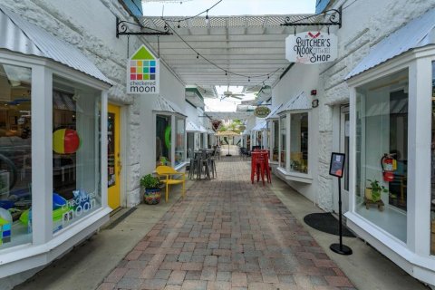 Propiedad comercial en alquiler en Mount Dora, Florida, 173.45 m2 № 1285429 - foto 12