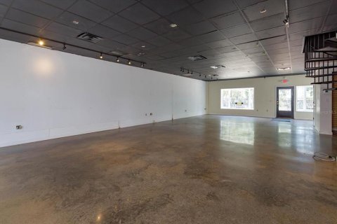 Propiedad comercial en alquiler en Mount Dora, Florida, 173.45 m2 № 1285429 - foto 17