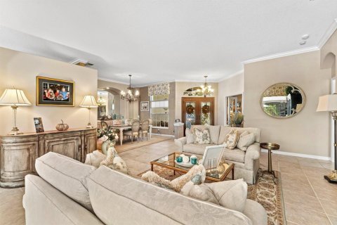 House in Jupiter, Florida 4 bedrooms, 272.67 sq.m. № 2423540 - photo 7