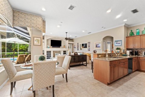 House in Jupiter, Florida 4 bedrooms, 272.67 sq.m. № 2423540 - photo 16