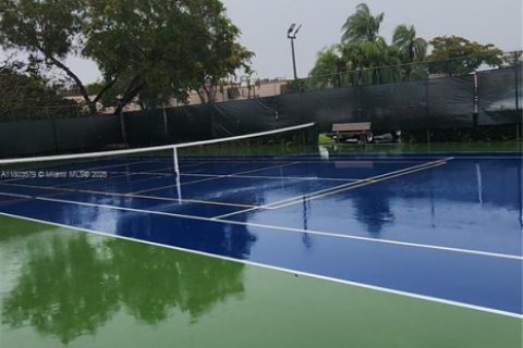 Casa en venta en Pembroke Pines, Florida, 2 dormitorios, 127.09 m2 № 1689457 - foto 5