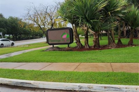 Casa en venta en Pembroke Pines, Florida, 2 dormitorios, 127.09 m2 № 1689457 - foto 1