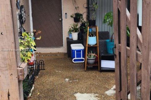 Casa en venta en Pembroke Pines, Florida, 2 dormitorios, 127.09 m2 № 1689457 - foto 13