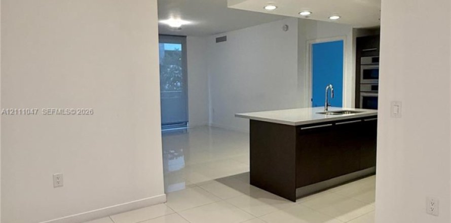 Condominio en Doral, Florida, 3 dormitorios № 2431426