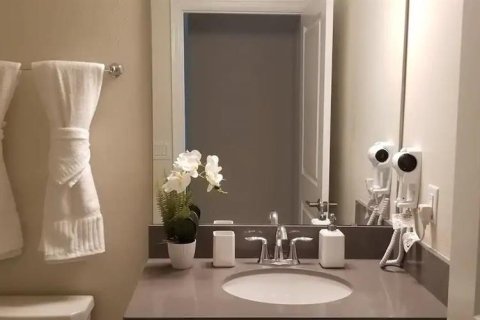 Condominio en venta en Davenport, Florida, 3 dormitorios, 185.15 m2 № 1041982 - foto 18