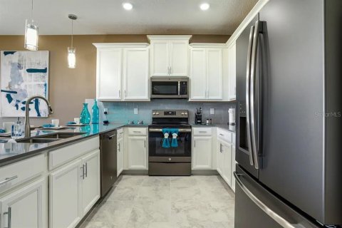 Condominio en venta en Davenport, Florida, 3 dormitorios, 185.15 m2 № 1041982 - foto 5
