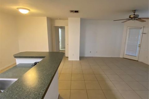 Condo in Orlando, Florida, 2 bedrooms  № 1549454 - photo 2