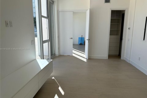 Condo in Key Biscayne, Florida, 2 bedrooms  № 1966816 - photo 10