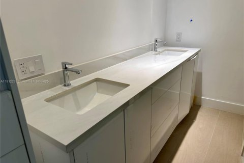 Copropriété à louer à Key Biscayne, Floride: 2 chambres, 86.4 m2 № 1966816 - photo 6