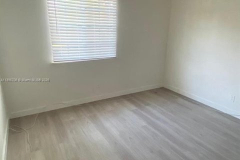 Casa en alquiler en Miramar, Florida, 2 dormitorios, 95.69 m2 № 1951533 - foto 1