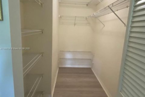 Casa en alquiler en Miramar, Florida, 2 dormitorios, 95.69 m2 № 1951533 - foto 4