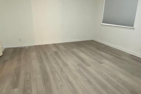 Casa en alquiler en Miramar, Florida, 2 dormitorios, 95.69 m2 № 1951533 - foto 5