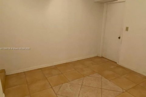 Casa en alquiler en Miramar, Florida, 2 dormitorios, 95.69 m2 № 1951533 - foto 15