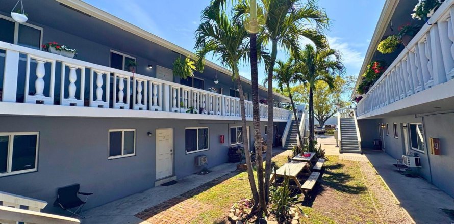 Commercial property in Fort Lauderdale, Florida № 2194265